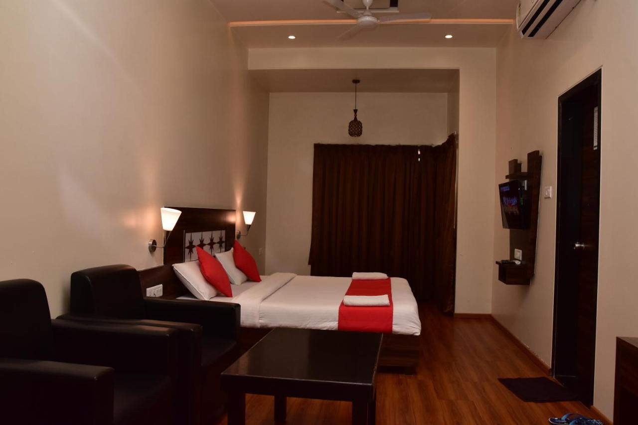 Popular Hotel Pune Exterior foto