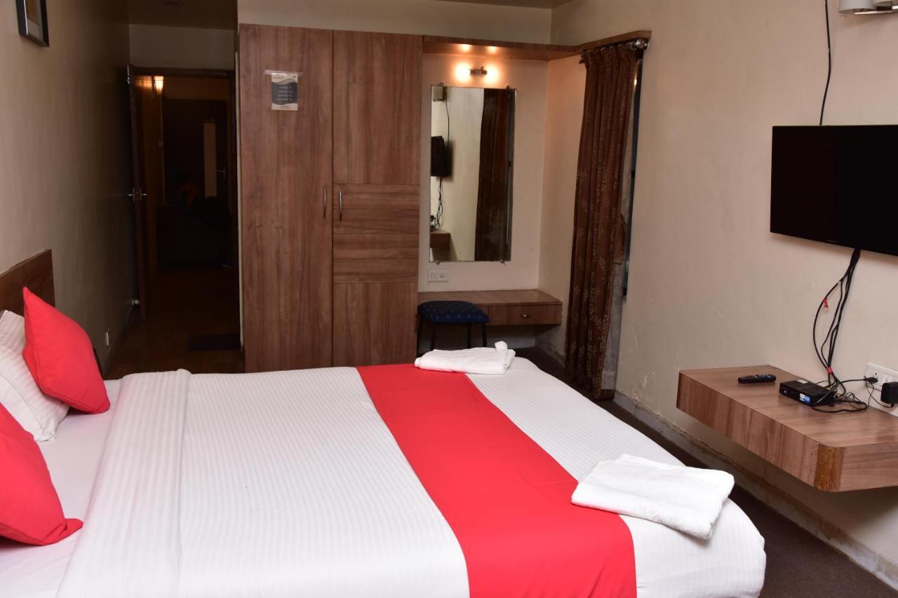 Popular Hotel Pune Exterior foto