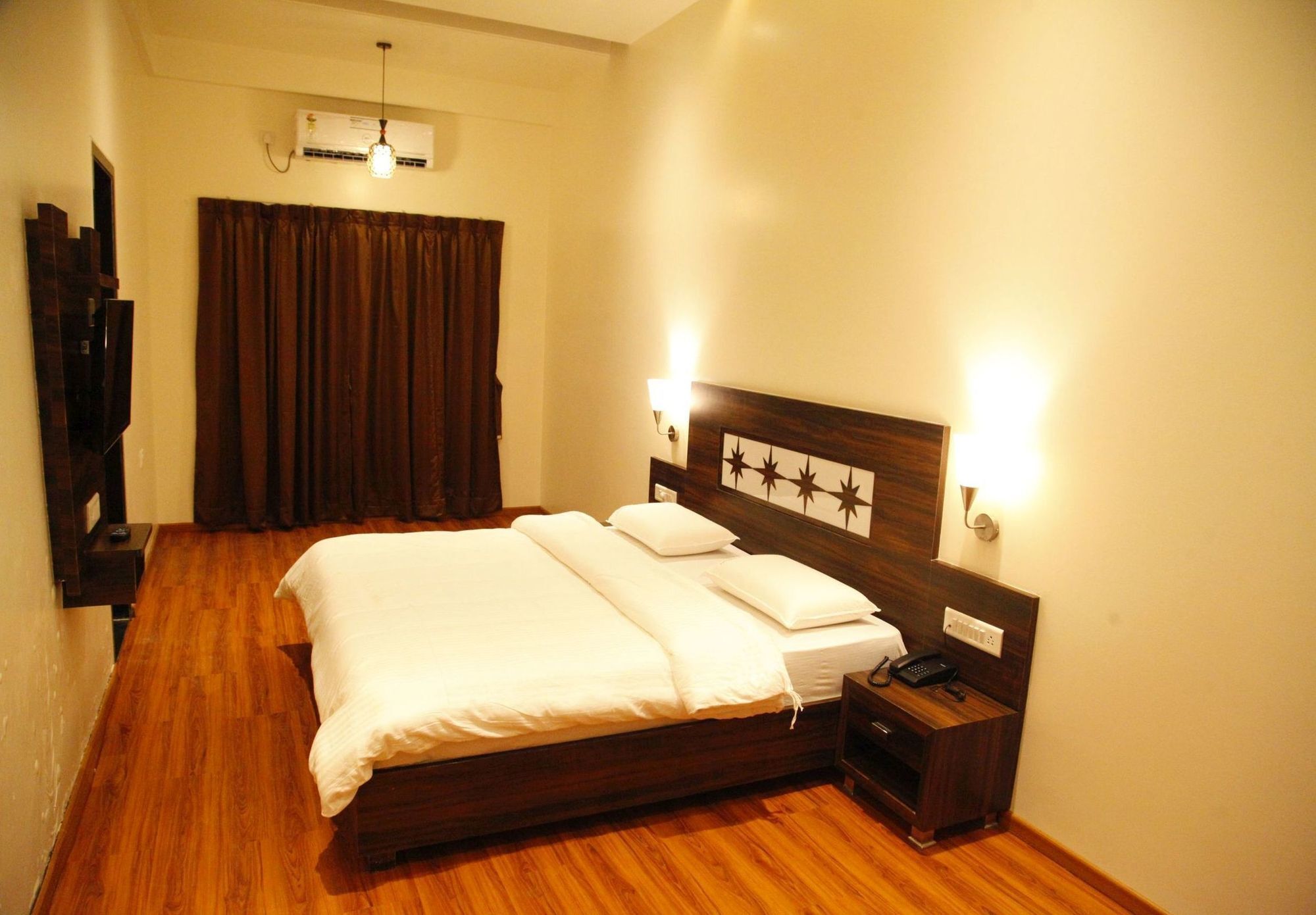 Popular Hotel Pune Exterior foto